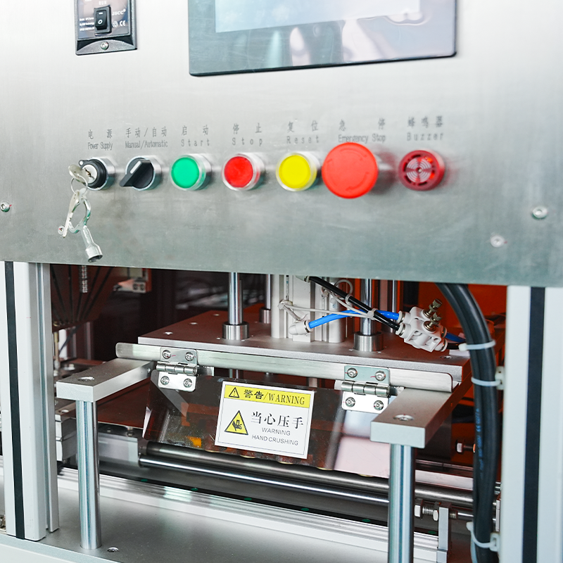 Volautomatische cosmetische aluminium panlaad- en voermachine